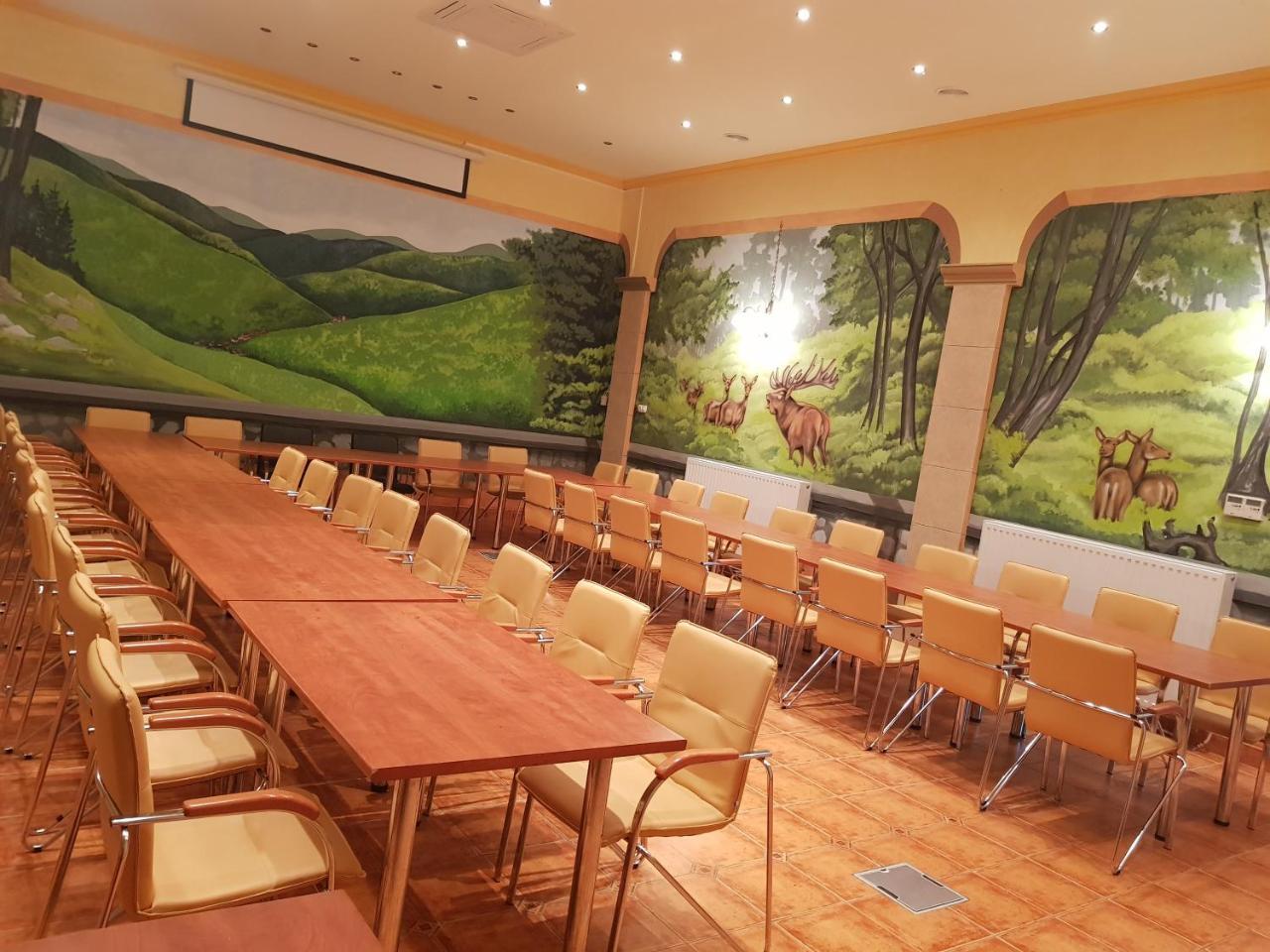 Ezuestfenyo Hotel แตลกิบานยา ภายนอก รูปภาพ